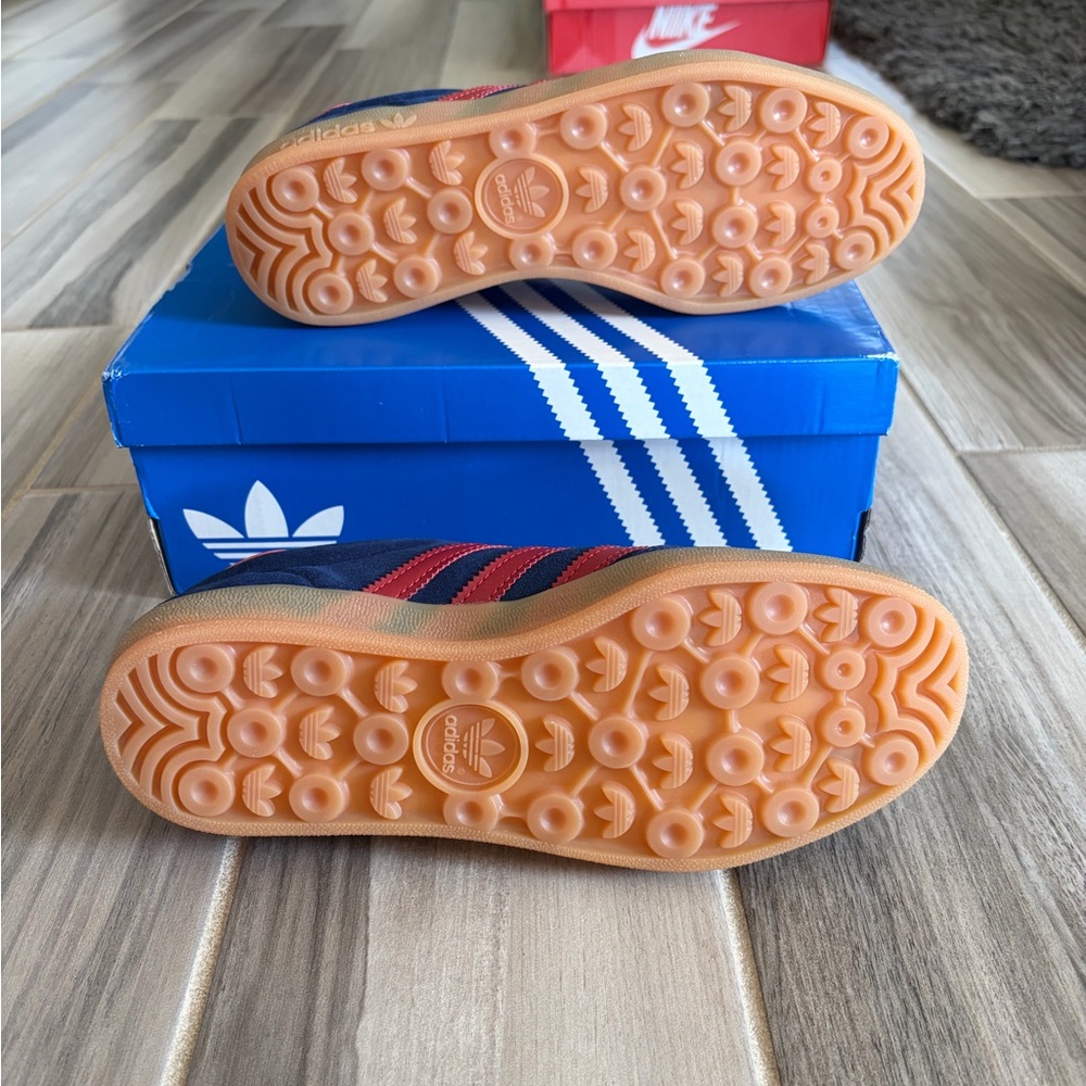 Big Kids' Adidas Originals Gazelle Indoor Shoes - Dark Blue/Red JP8765 - Picture 7 of 7